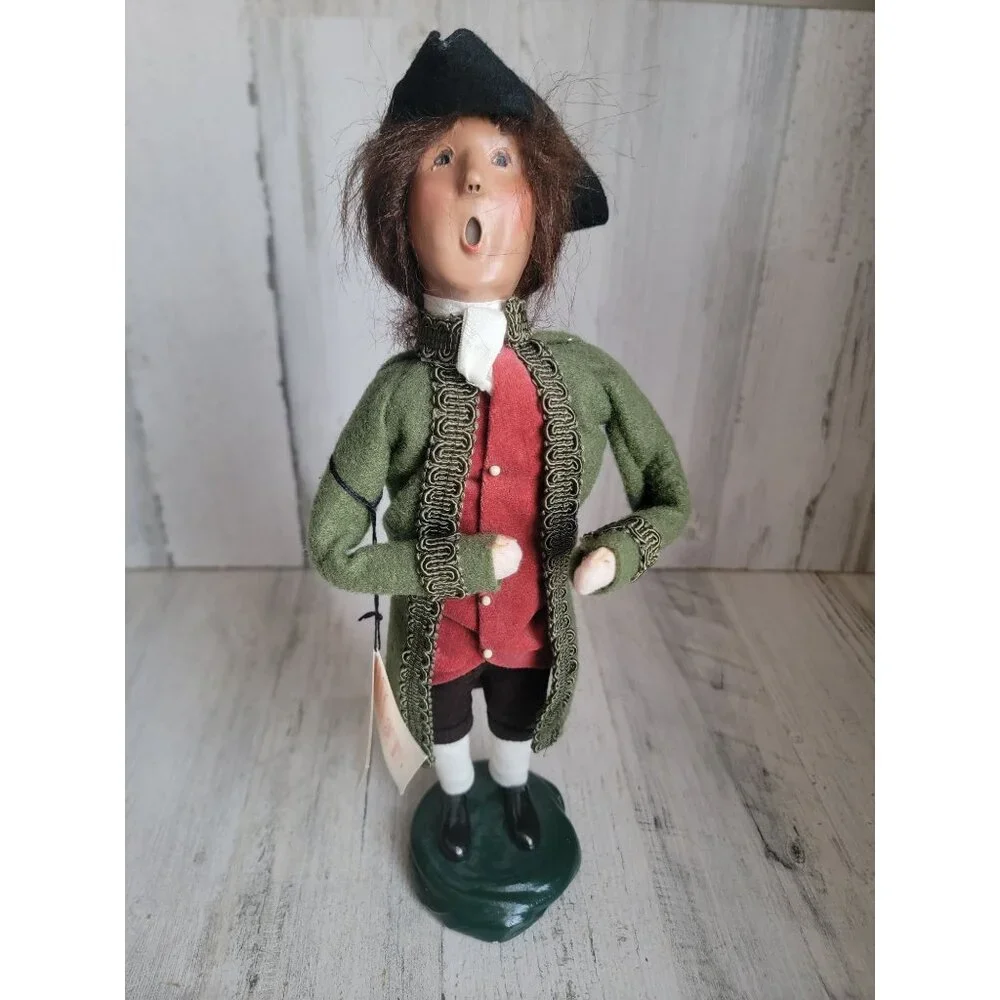 Byer's Choice 1999 Colonial English Williamsburg man caroler xmas figure vintage